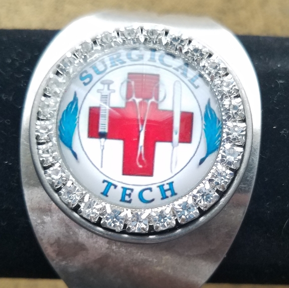 Ladies fashion cuff bracelet - Picture 1 of 1